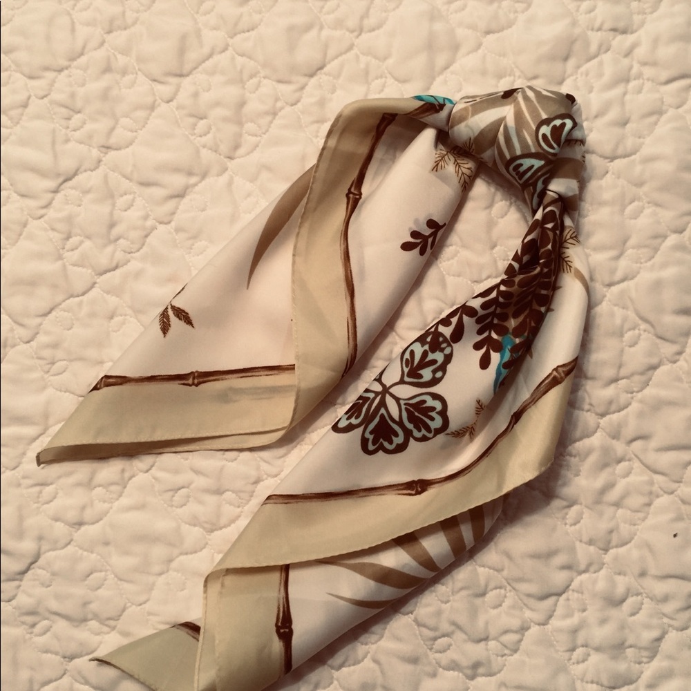 Ladies Spring Scarf - Picture 3 of 4